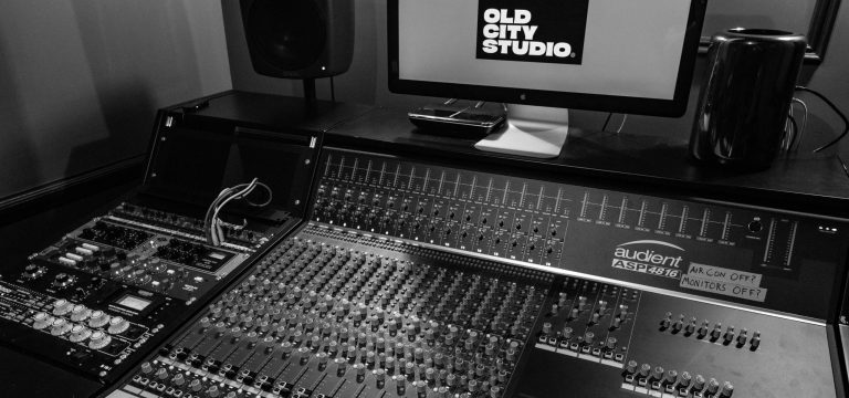 How much does a recording engineer charge per hour?
