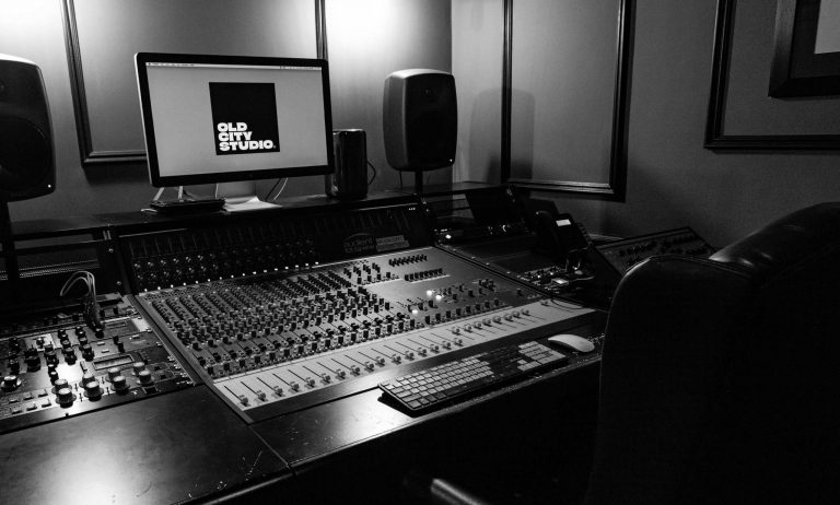 How Much Does It Cost to Rent a Podcast Studio?